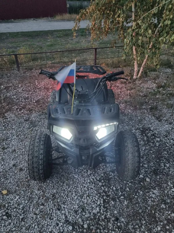Продам! -квадро детский, 125 кубов, едет отлично, коробка автомат, передние тормоза барабанные, тросиковые, задние дисковые гидравлические, цена 70000р, торг. +79490140142 макеевка
📞 Звоните: +7(949)0140142 - фотография - 3