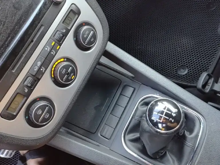 Продаю пушку на механике!!!
Volkswsgen scirocco он же гольф
Машина эмоция для города аппарат супер управляется и едет очень круто лошадей хватает.
Я владею больше года
Состояние хорошее все стекла родные, масло не доливаю кондер работает
Новый владелец будет очень доволен!
Прошу за машину 830т.
Будут вопросы звоните
+79497378148 - фотография - 6