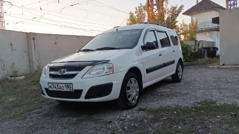 Продам личный ваз largus 2017 года выпуска, пробег 98.000 км. Автомобиль в хорошем состоянии, технически всё исправно ничего делать не нужно, двс, кпп, кондей работают идеально. По кузову есть жизненные-незначительные коцки. В комплекте хорошая зимняя резина на дисках, и хорошие новые чехлы для сидений. Я единственный владелец и водитель, оригинал птс на руках.
На автомобиле установлено ручное управление для инвалидов (газ-тормоз-сцепление) при необходимости очень легко демонтировать, ничего штатного не затронуто.
Цена 830.000 рублей, торг у капота. Территориально донецк жд рынок.
Номер для связи +79493501230
📞 Звоните: +7(949)3501230 - фотография - 1