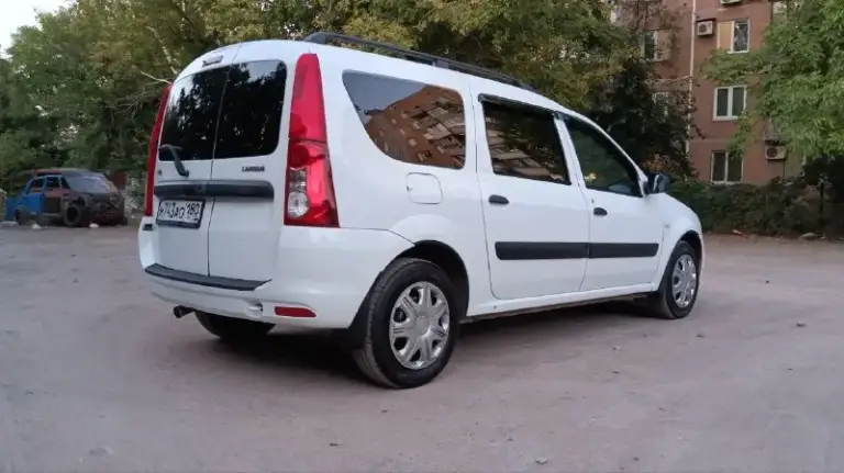Продам личный ваз largus 2017 года выпуска, пробег 98.000 км. Автомобиль в хорошем состоянии, технически всё исправно ничего делать не нужно, двс, кпп, кондей работают идеально. По кузову есть жизненные-незначительные коцки. В комплекте хорошая зимняя резина на дисках, и хорошие новые чехлы для сидений. Я единственный владелец и водитель, оригинал птс на руках.
На автомобиле установлено ручное управление для инвалидов (газ-тормоз-сцепление) при необходимости очень легко демонтировать, ничего штатного не затронуто.
Цена 830.000 рублей, торг у капота. Территориально донецк жд рынок.
Номер для связи +79493501230
📞 Звоните: +7(949)3501230 - фотография - 4
