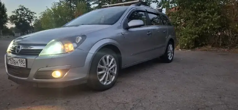 Продам opel astra h
Универсал.
Год выпуска 2005г.   Обьем 1,8л. Мкпп, бензин/газ. Газ вписан.
В хорошем тех. Состоянии.
По ходовой части  вопросов нет ( все меняется во время). По двигателю всё отлично,   работает как часики.
Электростеклоподъёмники,   эл. Регулировка зеркал, подогрев зеркал, климат работает.

Более подробно расскажу по телефону
+79498435616
Документы чистые.
Цена 510тыс (торг у капота, полное переоформление)
Машину можно посмотреть -в г. Донецк. - фотография - 2