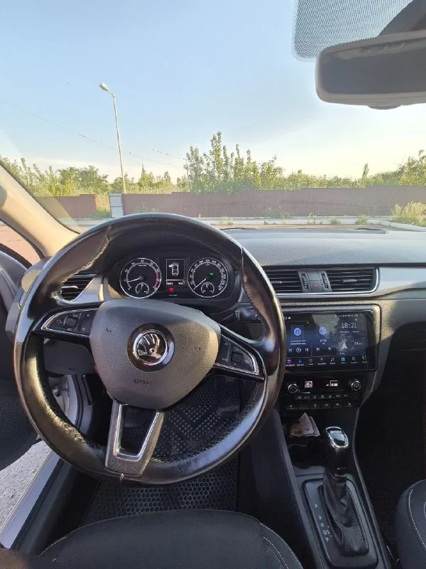 Skoda rapid рестайлинг, 2018 г.
1.6, Автомат
✅Предмаксимальная комплектация, на климате, задние парктроники, подогрев всех сидений, подогрев боковых зеркал, подогрев лобового стекла, круиз контроль, авто свет, камера заднего вида, датчик дождя, зашумленна
✅Автомобиль в хорошем состоянии, обслужена. Салон чистый и ухоженный. Новая летняя и зимняя резина, проездила одну зиму.
130 Тыс. Пробега
Цена 1 490 000₽
+79493767728
📞 Звоните: +7(949)3767728 - фотография - 5