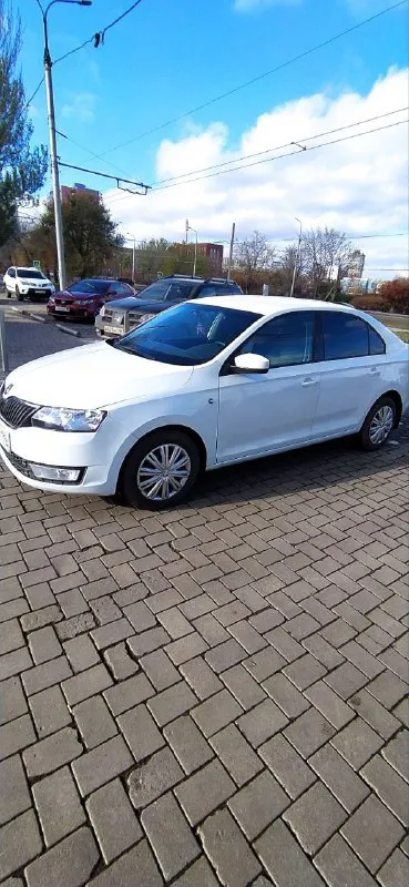 Продам шкода рапид 2017г.
1.6 , Коробка механика, надёжный и экономичный автомобиль.
Пробег 133 тыс.
Резина зима новая в подарок.
По птс второй хозяин, зелёная автотека, доки в порядке, переоформление в мрэо.
Я хозяин.
Подогрев сидений передних, бортовой компьютер, кондёр холодит, электро регулировка боковых зеркал, все исправно ничего делать не надо! Огромный багажник лифтбек.
Осмотр в донецке.
Цена 1 000 000 ₽
+79494036083 - фотография - 2