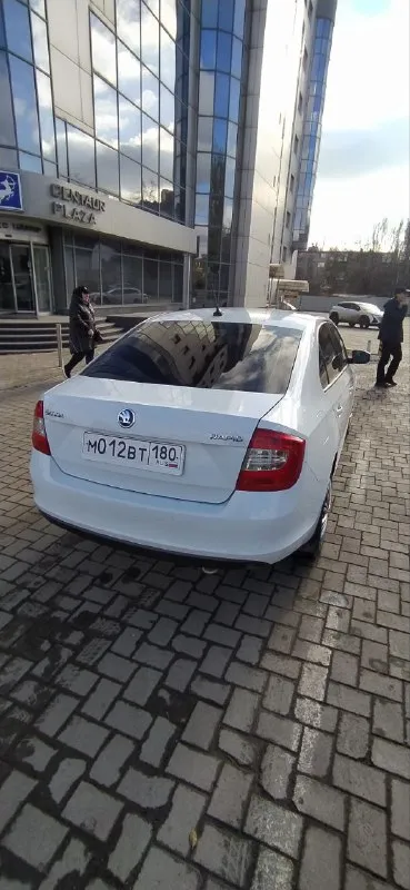 Продам шкода рапид 2017г.
1.6 , Коробка механика, надёжный и экономичный автомобиль.
Пробег 133 тыс.
Резина зима новая в подарок.
По птс второй хозяин, зелёная автотека, доки в порядке, переоформление в мрэо.
Я хозяин.
Подогрев сидений передних, бортовой компьютер, кондёр холодит, электро регулировка боковых зеркал, все исправно ничего делать не надо! Огромный багажник лифтбек.
Осмотр в донецке.
Цена 1 000 000 ₽
+79494036083 - фотография - 4