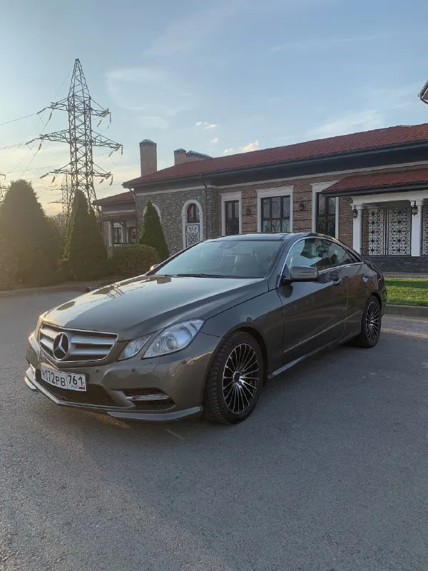 Mercedes e-клас 1.8 at 2013 год 184 л. С пробег 164 тысячи цена 1,420🍋
Автомобиль в отличном состоянии как по технической части, так и по внешним параметрам.
Оригинальный пробег.
4 Собственника
Юридически идеально чист.
Комплектация особой серии elegance c amg пакетом:
- Abs / esp
- Белый кожаный салон
- Панорама
- Отделка натуральным деревом
- Контурная подсветка
- Лепестковое переключение передач
- Адаптивное освещение
Роскошный автомобиль. Внешний вид, салон
89185883892 Эдуард
📞 Звоните: +7(918)5883892 - фотография - 2