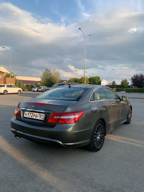Mercedes e-клас 1.8 at 2013 год 184 л. С пробег 164 тысячи цена 1,420🍋
Автомобиль в отличном состоянии как по технической части, так и по внешним параметрам.
Оригинальный пробег.
4 Собственника
Юридически идеально чист.
Комплектация особой серии elegance c amg пакетом:
- Abs / esp
- Белый кожаный салон
- Панорама
- Отделка натуральным деревом
- Контурная подсветка
- Лепестковое переключение передач
- Адаптивное освещение
Роскошный автомобиль. Внешний вид, салон
89185883892 Эдуард
📞 Звоните: +7(918)5883892 - фотография - 4