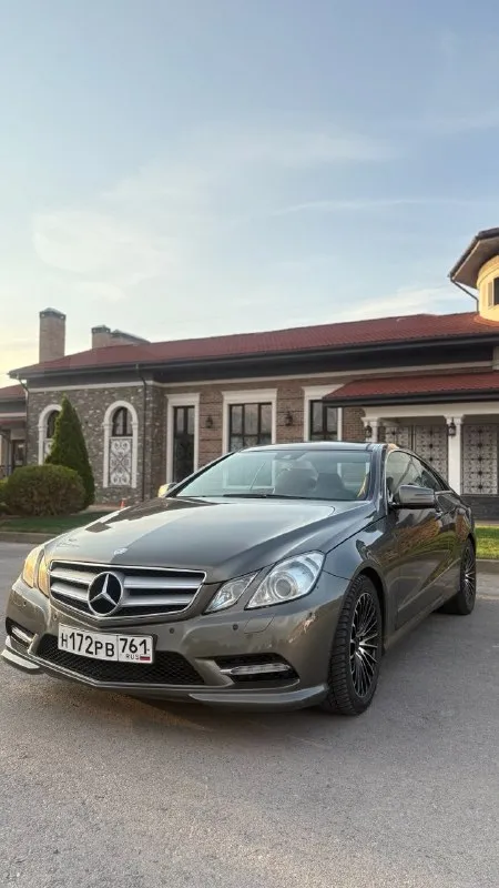 Mercedes e-клас 1.8 at 2013 год 184 л. С пробег 164 тысячи цена 1,420🍋
Автомобиль в отличном состоянии как по технической части, так и по внешним параметрам.
Оригинальный пробег.
4 Собственника
Юридически идеально чист.
Комплектация особой серии elegance c amg пакетом:
- Abs / esp
- Белый кожаный салон
- Панорама
- Отделка натуральным деревом
- Контурная подсветка
- Лепестковое переключение передач
- Адаптивное освещение
Роскошный автомобиль. Внешний вид, салон
89185883892 Эдуард
📞 Звоните: +7(918)5883892 - фотография - 7