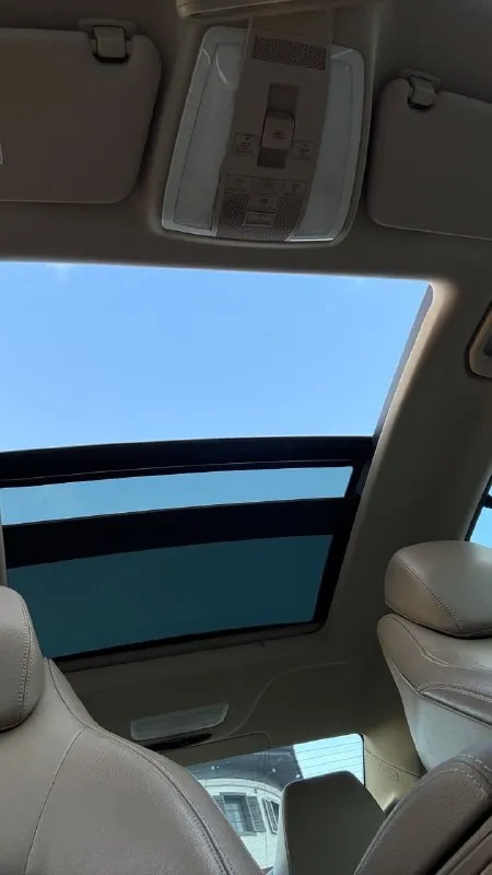 Mercedes e-клас 1.8 at 2013 год 184 л. С пробег 164 тысячи цена 1,420🍋
Автомобиль в отличном состоянии как по технической части, так и по внешним параметрам.
Оригинальный пробег.
4 Собственника
Юридически идеально чист.
Комплектация особой серии elegance c amg пакетом:
- Abs / esp
- Белый кожаный салон
- Панорама
- Отделка натуральным деревом
- Контурная подсветка
- Лепестковое переключение передач
- Адаптивное освещение
Роскошный автомобиль. Внешний вид, салон
89185883892 Эдуард
📞 Звоните: +7(918)5883892 - фотография - 8