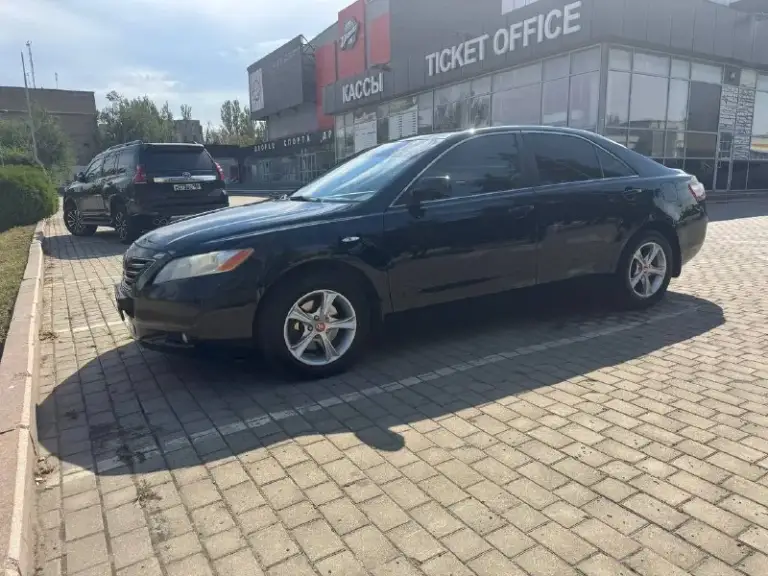 Toyota camry 3.5
Самая легендарная модель camry. Японская сборка
Самая полная комплектация, официальная не пригнана, автомобиль был куплен в автосалоне в мариуполе в 2006 году и был в использовании в одних руках все это время. Автомобиль не бит не крашен что большая редкость для этих автомобилей. Родной пробег, вложений не требует вообще, все работает исправно каждая кнопочка, кузов и салон в идеальном состоянии по двигателю и коробке нет вообще не каких вопросов, за автомобилем вёлся очень хороший уход все и всегда менялось вовремя.

Автомобиль поставлен на постоянный донецкий учёт продажа с переоформлением в мрэо.
За этот автомобиль можно писать очень долго лучше приезжайте на осмотр и тест-драйв автомобиля. По всем остальным вопросам обращайтесь по телефону в любое время. +79493589563
Торг при осмотре автомобиля!!!
‼️Цена: 1.200.000₽, срочная продажа.

Двигатель: 3.5 бензин
Год: 2006
Пробег: 197500 пробег честный - фотография - 2