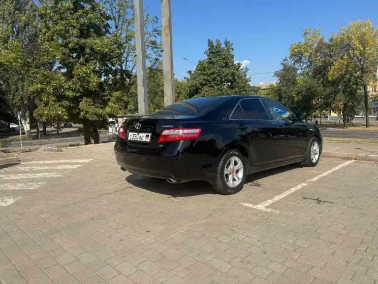 Toyota camry 3.5
Самая легендарная модель camry. Японская сборка
Самая полная комплектация, официальная не пригнана, автомобиль был куплен в автосалоне в мариуполе в 2006 году и был в использовании в одних руках все это время. Автомобиль не бит не крашен что большая редкость для этих автомобилей. Родной пробег, вложений не требует вообще, все работает исправно каждая кнопочка, кузов и салон в идеальном состоянии по двигателю и коробке нет вообще не каких вопросов, за автомобилем вёлся очень хороший уход все и всегда менялось вовремя.

Автомобиль поставлен на постоянный донецкий учёт продажа с переоформлением в мрэо.
За этот автомобиль можно писать очень долго лучше приезжайте на осмотр и тест-драйв автомобиля. По всем остальным вопросам обращайтесь по телефону в любое время. +79493589563
Торг при осмотре автомобиля!!!
‼️Цена: 1.200.000₽, срочная продажа.

Двигатель: 3.5 бензин
Год: 2006
Пробег: 197500 пробег честный - фотография - 5