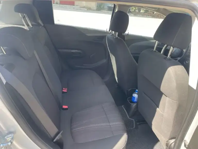 Продам chevrolet aveo t300 hatchback
Пробег: 150 000 км
Двигатель: резвый 1,6 л.
Коробка передач: работает безупречно, без пинков и рывков
Кузов: хэтчбек – практичный и манёвренный
Оцинкованное днище – защита от коррозии на долгие годы

Состояние:
Регулярное обслуживание каждые 8 000 км
Двигатель в отличном состоянии
По лкп есть небольшие недочёты (готов обсудить скидку)
За 3 года владения машина ни разу не подвела

Идеально подойдёт для начинающих водителей

**Цена:** 550 000 рублей, разумный торг при осмотре.
+79497390564

Звоните, отвечу на все вопросы! Готов на тест-драйв. Машина каждый день на ходу, документы в порядке.
📞 Звоните: +7(949)7390564 - фотография - 8