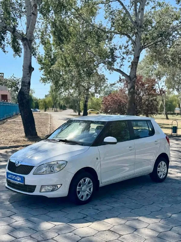 Skoda fabia 1.4 mk2 restyling

💰Цена: 620 000р
🏢Город: мариуполь
📅Год выпуска: 2013
🧾Пробег: 166 148 км.
⚙️Двигатель: 1.4
⛽Топливо: бензин
⚙️Кпп: механика

Телефон:

+7-949-727-41-51
+7-989-263-55-56
+7-949-551-91-52

💾 Описание:

Fabia идеальный выбор для тех, кто ищет надёжный и практичный автомобиль. Этот хетчбек отличается элегантным дизайном и просторным салоном.

✅ 1 Владелец, южная эксплуатация.

✅Отличное состояние кузова, без коррозии, несколько косметических подкрасов.

✅ Хорошее состояние как внешне так и технически.

Комплектация 👍 :
Кондиционер, гур, abs, центральный замок, подогрев сидений, хорошая летняя резина, полный электропакет, круиз контроль.

Улица шевченко 269 - фотография - 3