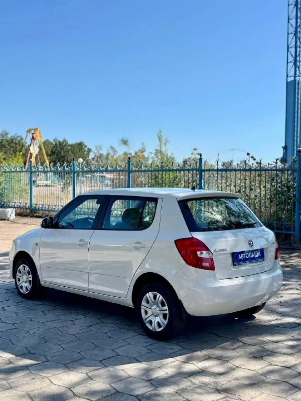 Skoda fabia 1.4 mk2 restyling

💰Цена: 620 000р
🏢Город: мариуполь
📅Год выпуска: 2013
🧾Пробег: 166 148 км.
⚙️Двигатель: 1.4
⛽Топливо: бензин
⚙️Кпп: механика

Телефон:

+7-949-727-41-51
+7-989-263-55-56
+7-949-551-91-52

💾 Описание:

Fabia идеальный выбор для тех, кто ищет надёжный и практичный автомобиль. Этот хетчбек отличается элегантным дизайном и просторным салоном.

✅ 1 Владелец, южная эксплуатация.

✅Отличное состояние кузова, без коррозии, несколько косметических подкрасов.

✅ Хорошее состояние как внешне так и технически.

Комплектация 👍 :
Кондиционер, гур, abs, центральный замок, подогрев сидений, хорошая летняя резина, полный электропакет, круиз контроль.

Улица шевченко 269 - фотография - 6