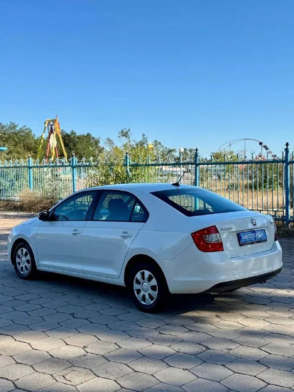 ⚪️ Skoda rapid

💰Цена: 900 000р
🏢Город: мариуполь
📅Год выпуска: 2019
🧾Пробег: 190 234км.
⚙️Двигатель: 1.6 110 л. С
⛽Топливо: бензин
⚙️Кпп: механика

📞 Телефон:

+7-949-727-41-51
+7-989-263-55-56
+7-949-551-91-52

💾 Описание:

Всеми любимый, проверенный временем - шкода рапид

☑️ Один владелец.
✅ Лифтбэк - огромный багажник.
✅ Надежный двигатель.
✅ Маленький расход топлива.
✅ Подтвержденный пробег.
✅ Техническая часть на 5+
✅ Южная эксплуатация.

Кондиционер ❄️ (работает отлично), электропакет, abs, airbag, усилитель руля, центральный замок, магнитола с apple carplay и androidavto, подогрев сидений.

Улица шевченко 269

🏦 Возможна продажа в кредит по двум документам. - фотография - 6