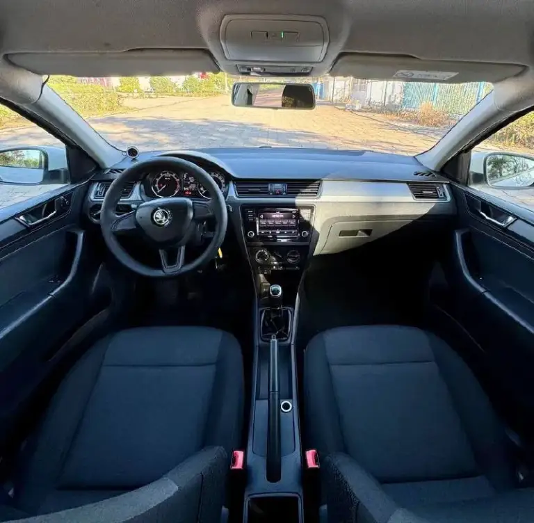 ⚪️ Skoda rapid

💰Цена: 900 000р
🏢Город: мариуполь
📅Год выпуска: 2019
🧾Пробег: 190 234км.
⚙️Двигатель: 1.6 110 л. С
⛽Топливо: бензин
⚙️Кпп: механика

📞 Телефон:

+7-949-727-41-51
+7-989-263-55-56
+7-949-551-91-52

💾 Описание:

Всеми любимый, проверенный временем - шкода рапид

☑️ Один владелец.
✅ Лифтбэк - огромный багажник.
✅ Надежный двигатель.
✅ Маленький расход топлива.
✅ Подтвержденный пробег.
✅ Техническая часть на 5+
✅ Южная эксплуатация.

Кондиционер ❄️ (работает отлично), электропакет, abs, airbag, усилитель руля, центральный замок, магнитола с apple carplay и androidavto, подогрев сидений.

Улица шевченко 269

🏦 Возможна продажа в кредит по двум документам. - фотография - 8