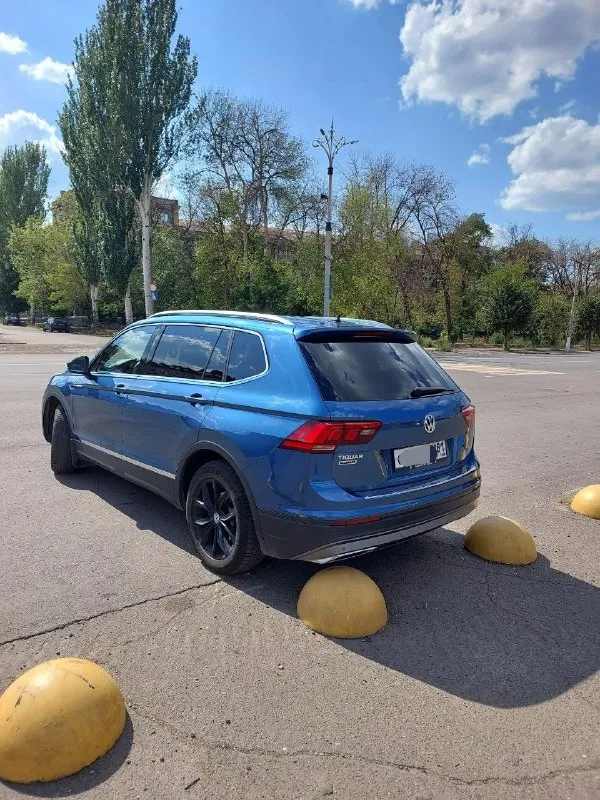 Продам volkswagen тигуан альспейс 7 мест
Первая регистрация 01.03.2020г.
Европеец, машина из нидерландов, полное сервисное обслуживание (есть все заказ наряды) не перекрашена не одна деталь, без дтп, 2 ключа.
Все электронные ассистенты, адаптивный круиз контроль ( сама тормозит и разгоняется за авто) авто торможение при парковке и движении, удержание в полосе и т. Д.
Кар плей. 3х зонный климат контроль, электропривод багажника.
На электронной приборной панели меняется и настраивается всё индивидуально.
Мотр на150л. С.
Пробег 216.000 км
Коробка техника в идеальном состоянии все обслужено вложений не требует!
Средний расход 7- 8 литров
Коробка dsg7(мокрое сцепление как dq500только для 1.5с функцией старт - стоп) переключается плавно, есть режим спорт и подрулевые лепестки.
Подробности по телефону
Цена 2.390.000 рублей торг
+79591430960 Александр
Г. Алчевск
👤
📞 Звоните: +7(959)1430960 - фотография - 4