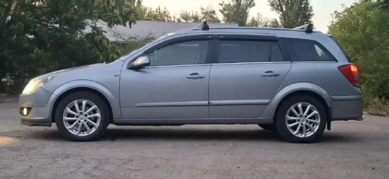 Продам opel astra h
Универсал.
Год выпуска 2005г. Обьем 1,8л. Мкпп, бензин/газ. Газ вписан.
В хорошем тех. Состоянии.
По ходовой части вопросов нет ( все меняется во время). По двигателю всё отлично, работает как часики.
Электростеклоподъёмники, эл. Регулировка зеркал, подогрев зеркал, климат работает.
Более подробно расскажу по телефону
+7 949 843 56 16
Документы чистые.
Цена 510тыс (торг у капота, полное переоформление)
Машину можно посмотреть -в г. Донецк.
📞 Звоните: +7(949)8435616 - фотография - 2