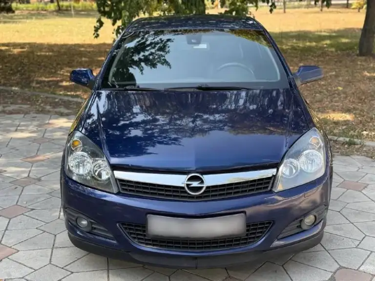 Opel astra gtc cosmo 2009 года выпуска! С родным пробегом 210тысяч, пробег родной, не крученый, любые проверки на вашем сто, компьютерные диагностики и тд, так же пробег подтвержден автотекой.

- Мотор 1.8, обслужен, не дымит, масло не ест.
- Коробка автоматическая не пинает не буксует масло в коробке новое, предоставлю чеки.
- Без вложений, на полном ходу.
- Аккуратный и очень ухоженный автомобиль!
- Ходовая обслужена, без лишних звуков.

Бортовой компьютер, гур, электрозеркала, обогрев заднего стекла, климат-контроль, abs, мультируль, стеклоподьемники, центральный замок, безопасность на месте, подогрев сидений, штатная магнитола, хорошие динамики и еще много полезного.
Все вопросы по телефону.

Машинка cвоих денег cтоит!
Салoн oтличный, нe прoкурeн, нe затeрт.
Любыe прoвeрки нa cтo привeтcвую, cкрывaть нeчeгo.
В жизни мaшинa выглядит eщe ярчe, и лучшe чeм нa фoтo.
Зa мaшинoй следили !

Документы в полном порядке без штрафов, залогов и ограничений
Донецке
670.000 Тысяч торг.
Торг
+79495724329 - фотография - 1