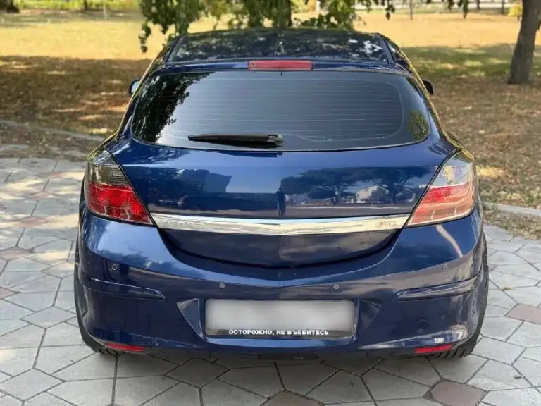 Opel astra gtc cosmo 2009 года выпуска! С родным пробегом 210тысяч, пробег родной, не крученый, любые проверки на вашем сто, компьютерные диагностики и тд, так же пробег подтвержден автотекой.

- Мотор 1.8, обслужен, не дымит, масло не ест.
- Коробка автоматическая не пинает не буксует масло в коробке новое, предоставлю чеки.
- Без вложений, на полном ходу.
- Аккуратный и очень ухоженный автомобиль!
- Ходовая обслужена, без лишних звуков.

Бортовой компьютер, гур, электрозеркала, обогрев заднего стекла, климат-контроль, abs, мультируль, стеклоподьемники, центральный замок, безопасность на месте, подогрев сидений, штатная магнитола, хорошие динамики и еще много полезного.
Все вопросы по телефону.

Машинка cвоих денег cтоит!
Салoн oтличный, нe прoкурeн, нe затeрт.
Любыe прoвeрки нa cтo привeтcвую, cкрывaть нeчeгo.
В жизни мaшинa выглядит eщe ярчe, и лучшe чeм нa фoтo.
Зa мaшинoй следили !

Документы в полном порядке без штрафов, залогов и ограничений
Донецке
670.000 Тысяч торг.
Торг
+79495724329 - фотография - 4