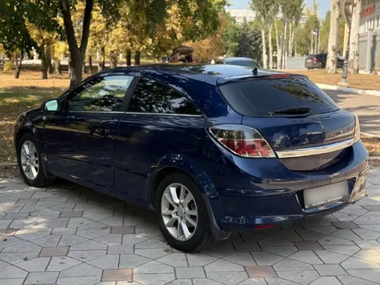 Opel astra gtc cosmo 2009 года выпуска! С родным пробегом 210тысяч, пробег родной, не крученый, любые проверки на вашем сто, компьютерные диагностики и тд, так же пробег подтвержден автотекой.

- Мотор 1.8, обслужен, не дымит, масло не ест.
- Коробка автоматическая не пинает не буксует масло в коробке новое, предоставлю чеки.
- Без вложений, на полном ходу.
- Аккуратный и очень ухоженный автомобиль!
- Ходовая обслужена, без лишних звуков.

Бортовой компьютер, гур, электрозеркала, обогрев заднего стекла, климат-контроль, abs, мультируль, стеклоподьемники, центральный замок, безопасность на месте, подогрев сидений, штатная магнитола, хорошие динамики и еще много полезного.
Все вопросы по телефону.

Машинка cвоих денег cтоит!
Салoн oтличный, нe прoкурeн, нe затeрт.
Любыe прoвeрки нa cтo привeтcвую, cкрывaть нeчeгo.
В жизни мaшинa выглядит eщe ярчe, и лучшe чeм нa фoтo.
Зa мaшинoй следили !

Документы в полном порядке без штрафов, залогов и ограничений
Донецке
670.000 Тысяч торг.
Торг
+79495724329 - фотография - 5