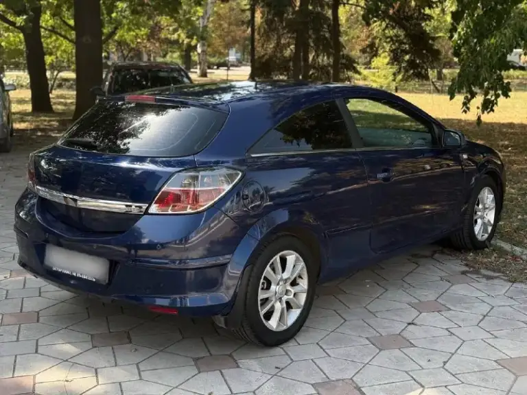Opel astra gtc cosmo 2009 года выпуска! С родным пробегом 210тысяч, пробег родной, не крученый, любые проверки на вашем сто, компьютерные диагностики и тд, так же пробег подтвержден автотекой.

- Мотор 1.8, обслужен, не дымит, масло не ест.
- Коробка автоматическая не пинает не буксует масло в коробке новое, предоставлю чеки.
- Без вложений, на полном ходу.
- Аккуратный и очень ухоженный автомобиль!
- Ходовая обслужена, без лишних звуков.

Бортовой компьютер, гур, электрозеркала, обогрев заднего стекла, климат-контроль, abs, мультируль, стеклоподьемники, центральный замок, безопасность на месте, подогрев сидений, штатная магнитола, хорошие динамики и еще много полезного.
Все вопросы по телефону.

Машинка cвоих денег cтоит!
Салoн oтличный, нe прoкурeн, нe затeрт.
Любыe прoвeрки нa cтo привeтcвую, cкрывaть нeчeгo.
В жизни мaшинa выглядит eщe ярчe, и лучшe чeм нa фoтo.
Зa мaшинoй следили !

Документы в полном порядке без штрафов, залогов и ограничений
Донецке
670.000 Тысяч торг.
Торг
+79495724329 - фотография - 6