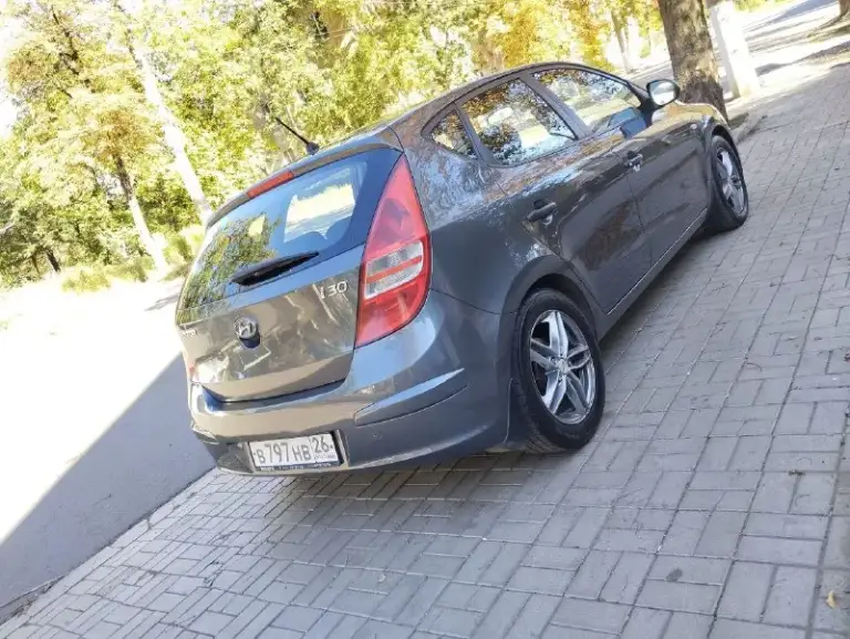 Г. Макеевка!!! Продам hyundai i30 2009 г. В. , объем 1.4, пробег 187 тыс. Км. Машинка в изумительном состоянии, была только в одной семье, сначала у отца, потом у сына, такие машины передаются только по родственникам и по наследству, большая редкость и огромна удача встретить такой вариант на продаже. Кратко об этой куколке - всю жизнь обслуживание только на официальном сервисе, есть все наряды с начала покупки и по сей день, запчасти только оригинал, масла и прочие жидкости только оригинал для киа и хундай - отдам все начатые банки с жидкостями ( масла всё новые, антифриз новый), машинка вся обслужена и не требует вложений, по кузову просто красотка, двс, кпп работает как у нового авто, салон в идеале, подвеска вся плотная, в ходу ведёт себя уверенно, сборка чешская, в машине работает абсолютно всё, охлаждает, грееет, светит, открывает и закрывает, такую красотку надо видеть только вживую. Из свежего акум, свечи, катушка зажигания, масла, антифриз, приводной ремень.
Цена 739 торг
+79496939220 +79493560155 - фотография - 7