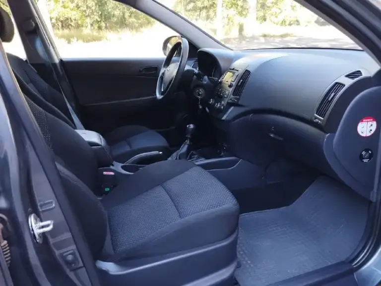 Г. Макеевка!!! Продам hyundai i30 2009 г. В. , объем 1.4, пробег 187 тыс. Км. Машинка в изумительном состоянии, была только в одной семье, сначала у отца, потом у сына, такие машины передаются только по родственникам и по наследству, большая редкость и огромна удача встретить такой вариант на продаже. Кратко об этой куколке - всю жизнь обслуживание только на официальном сервисе, есть все наряды с начала покупки и по сей день, запчасти только оригинал, масла и прочие жидкости только оригинал для киа и хундай - отдам все начатые банки с жидкостями ( масла всё новые, антифриз новый), машинка вся обслужена и не требует вложений, по кузову просто красотка, двс, кпп работает как у нового авто, салон в идеале, подвеска вся плотная, в ходу ведёт себя уверенно, сборка чешская, в машине работает абсолютно всё, охлаждает, грееет, светит, открывает и закрывает, такую красотку надо видеть только вживую. Из свежего акум, свечи, катушка зажигания, масла, антифриз, приводной ремень.
Цена 739 торг
+79496939220 +79493560155 - фотография - 9