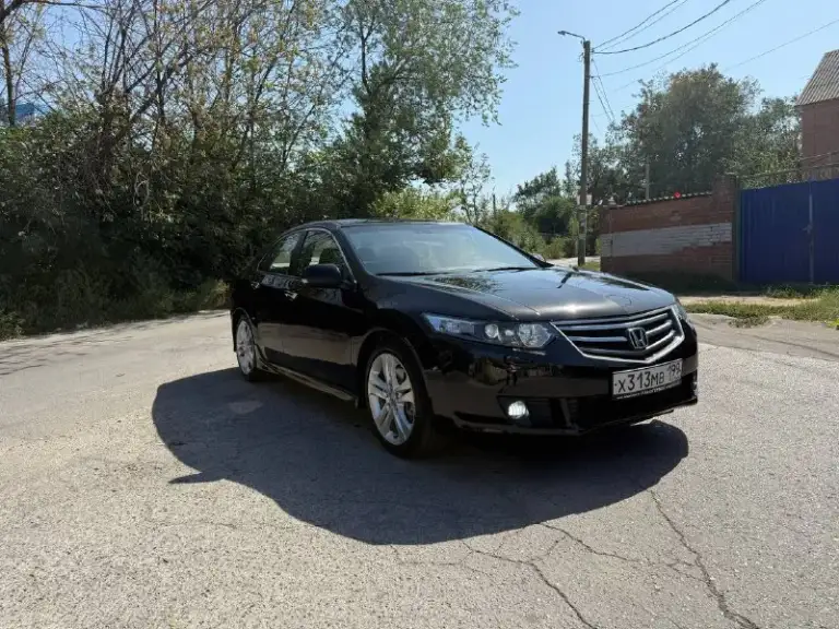 Продаю хонда акорд type s, год 2008,один владелец ( с новья),   мотор 2,4 автомат, что касаемо техники то 5+ без вложений, обслужена от а до я, сделана профессиональная палировка, с нанесением керамики в 2 слоя, химчистка, никаких запахов салоне нет, только прекрасный запах кожи и ковролина ! Руль в заводской оплетке не перешит родной так же ручка акпп родная, очень живой по всем параметрам  авто, торг будет у капота реальным покупателям, открою смс так как связь не очень ловит, пишите звоните  обсудим, видео звонок с прибором приветствуется без проблем все удачи! Тел 89289042454 цена 1180000 - фотография - 2