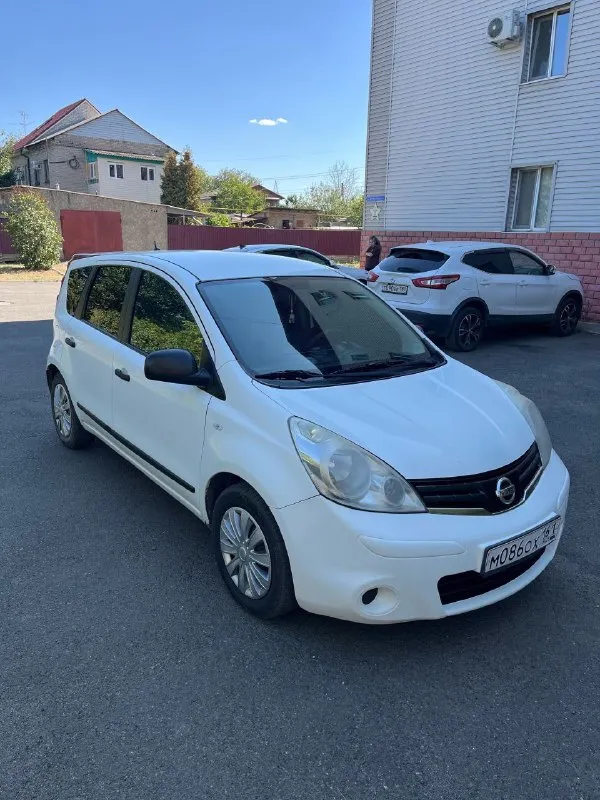 ‼️В продаже nissan note(рестайлинг)2009 года выпуска‼️
•Двигатель 1.5 dci mt 86л. С. Заводится отлично, не дымит, не троит, вложений не требует.
•Коробка, сцепление, тормоза отличные.
•По ходовой без нареканий.
•Электрика вся рабочая!
📃Документы готовы к переоформлению, 3 хозяина по птс.
❗️По комплектации: электро усилитель руля, кондиционер(рабочий)музыка.
•Салон ухоженный
•Машина сел и поехал, делать нечего не нужно!
💸Ценник: 475.000 рублей + торг реальному покупателю!
📞Номер телефона +79494339294 - фотография - 1