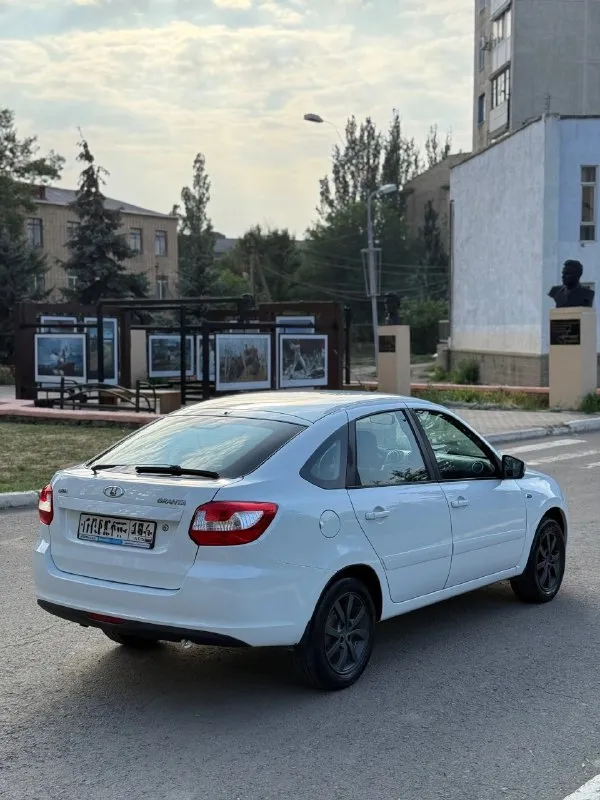 Ваз granta / ваз гранта
Максимальная комплектация, без дтп, вся в родной краске, без жуков и рыжиков, в отличном состоянии
Цена: 625.000
Возможна продажа в кредит
Осмотр г. Луганск
+7 (959) 810-49-66
📞 Звоните: +7(959)8104966 - фотография - 3