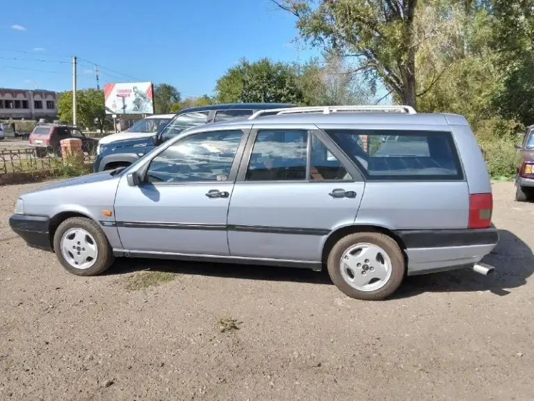 Fiat tempo(wagon), 1994 год, 1.6,5ти ступка, автомобиль в отличном состоянии, стоит на постоянном учете, все стекла родные, не гнилой, без жуков и тд.
Низа дверей, пороги, днище все целое!!!
Вместительный салон, задние сидения раскладыааются в ровный пол, так же откидной задний борт, для перевозки длинных предметов при закрытой задней двери.
Гидроусилитель, стекло подъёмники, эл. Зеркала, эл. Люк.
Кто ищет бюджетное авто для работы и семьи, самое то!!!!!!
Цена данного авто 270 тыс. Руб.
Торг минимальный.
Осмотр г. Первомайск.
+79598126262(Телеграмм, ватсап)
📞 Звоните: +7(959)8126262 - фотография - 5