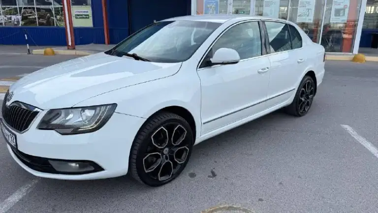 Продам шкода суперб 2014г рест. 1.8 ат. Автомобиль в хорошем состоянии юридически чистый без штрафов ограничения все работает климат дует едет как надо хорошие диски р18 мотор коробка без нареканий работает тихо мотор все вопросы по телефону
Цена 940. Или в личку иногда смс не читаю лучше звонки +79785291513 - фотография - 1