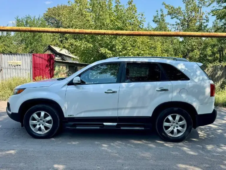 Kia sorento официал
2011 Год выпуска
Двигатель 2.4 бензин
Коробка автомат
Пробег 185 тыс. Км родной
Автомобиль в отличном состоянии,
Кузов без дтп весь в заводском окрасе
Машина полностью обслужена,
Вложения не какого не требует !
Максимальная комплектация
Кожаный салон,
Бесключевой доступ
Start-stop
Климат контроль
Круиз контроль
Датчики света и дождя
Подогревы зеркал и сидений
И многое другое!
С документами все в полном порядке
Продажа с полным переоформлением в мрэо
Г. Донецк
Цена 1.380 тыс. ₽
Звоните остальное по
+79494006791
📲 Tg: r. B
📞 Звоните: +7(949)4006791 - фотография - 2
