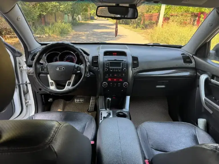 Kia sorento официал
2011 Год выпуска
Двигатель 2.4 бензин
Коробка автомат
Пробег 185 тыс. Км родной
Автомобиль в отличном состоянии,
Кузов без дтп весь в заводском окрасе
Машина полностью обслужена,
Вложения не какого не требует !
Максимальная комплектация
Кожаный салон,
Бесключевой доступ
Start-stop
Климат контроль
Круиз контроль
Датчики света и дождя
Подогревы зеркал и сидений
И многое другое!
С документами все в полном порядке
Продажа с полным переоформлением в мрэо
Г. Донецк
Цена 1.380 тыс. ₽
Звоните остальное по
+79494006791
📲 Tg: r. B
📞 Звоните: +7(949)4006791 - фотография - 9