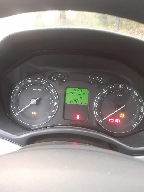 Продам skoda octavia skoda октавиа а5,2006г 1,6 механика, пробег 252000км оригинальный любая проверка, установлено 4 поколения вписан в паспорт на российском учёте 1 владелец по птс, 2 ключа, сервисная книжка и список выполненных работ. Авто ездили дом-работа в дтп не участвовала. Покупал у знакомого как второе авто, губы не намазывал!осмотр донецк. Тел +79496280751,цена: 500000руб, торг
📞 Звоните: +7(949)6280751 - фотография - 5