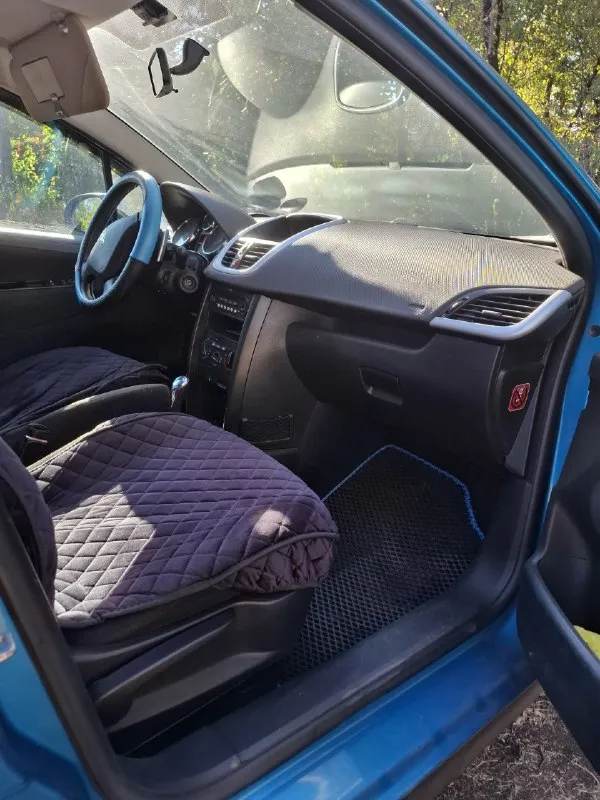 Продам peugeot 207,520000руб.
1,4 Автомат, в идеальном состоянии,2009г,133000 родного пробега-подтвержден документально. Ходовая обслужена до мелочей, машина не требует вложений вообще,1000км назад заменён грм, помпа, антифриз, масло, резина зима, лето. Комплектация-стеклоподъемники, климат-контроль, хорошая музыка, в машине есть все для комфортной езды. Для тех, кому нужен автомобиль без вложений-обращаться по номеру+79493874582 виктор, не перекуп машина своя.
📞 Звоните: +7(949)3874582 - фотография - 7