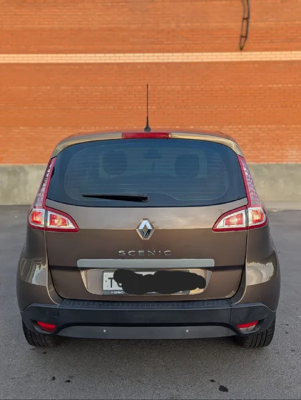 Renault scenic iii, 2.0, 1 хозяин, без дтп, идеальное состояние!
Продаётся renault scenic 2011 года в состоянии нового. Машина по принципу «сел и поехал» без подводных камней.
​Характеристики:
​Двигатель: 2.0 л (140 л. С. ), бензин
​Коробка: автоматическая (классический гидротрансформатор)
​Пробег: 140 000 км (оригинальный)
​Владельцы: 1
​Птс: оригинал
​Ключевые преимущества:
​Идеальная автотека: без дтп, расчётов и выплат.
​Заводской окрас: ни одна деталь не перекрашивалась.
​Все стёкла родные: включая лобовое.
​Богатая комплектация: двухзонный климат-контроль, круиз-контроль, датчики света/дождя, акпп tiptronic и др.
​Отличное техническое состояние: полностью обслужен. Запаска ни разу не ставилась.
​Любые проверки приветствуются. Машина для тех, кто ценит честность.
​Цена:
Торг у капота.
Телефон: телеграм + 7 949 003 60 29.. .. - фотография - 5