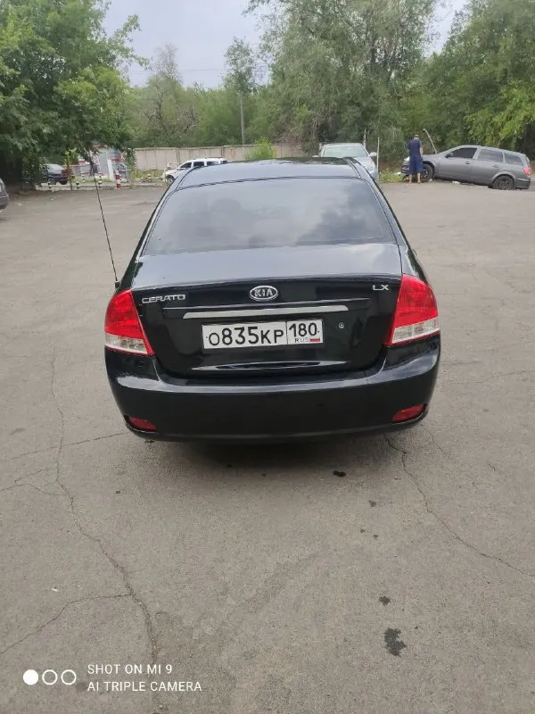 Продам kia cerato 2007 с 2008 в эксплуатации. Пробег 235000
Я второй владелец
Тех. Паспорт украина/днр/рф
Газ/бензин евро 4 (для газовой установки покупал все самое лучшее) проехал на газу 30т. Км, полет нормальный, большая экономия на топливе.
Расход газа 11/12 л.
Гаражное хранение. Два ключа. В двигатель лил только качественное масло castrol magnetic 5 w 40(производство германия).
Хорошая надёжная машина.
Эксплуатировал 10 лет кроме замены подвески ремонтов не было. (на новой проехал 10 т. Км)
Резина зима/лето
В дтп не была. Ездил в основном по центру донецка.
Читайте внимательно!
Пишу всё как есть, чтобы не тратить ваше и своё время.
Кузов в родной краске, есть проблемы с лкп (рыжики)
Требует замены тормозных дисков.
Есть маленькая проблема с задним бампером.
Продаю в связи с переездом. Цена 500000 торг +79493034971 - фотография - 2