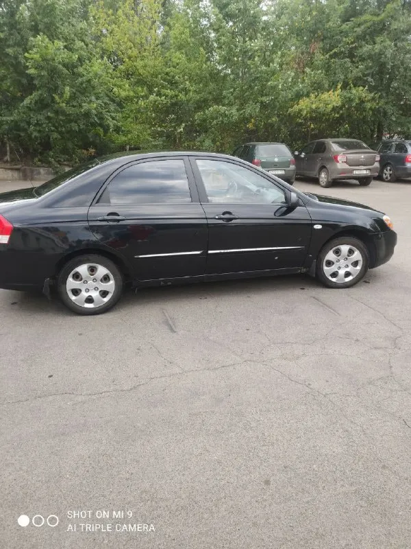 Продам kia cerato 2007 с 2008 в эксплуатации. Пробег 235000
Я второй владелец
Тех. Паспорт украина/днр/рф
Газ/бензин евро 4 (для газовой установки покупал все самое лучшее) проехал на газу 30т. Км, полет нормальный, большая экономия на топливе.
Расход газа 11/12 л.
Гаражное хранение. Два ключа. В двигатель лил только качественное масло castrol magnetic 5 w 40(производство германия).
Хорошая надёжная машина.
Эксплуатировал 10 лет кроме замены подвески ремонтов не было. (на новой проехал 10 т. Км)
Резина зима/лето
В дтп не была. Ездил в основном по центру донецка.
Читайте внимательно!
Пишу всё как есть, чтобы не тратить ваше и своё время.
Кузов в родной краске, есть проблемы с лкп (рыжики)
Требует замены тормозных дисков.
Есть маленькая проблема с задним бампером.
Продаю в связи с переездом. Цена 500000 торг +79493034971 - фотография - 3