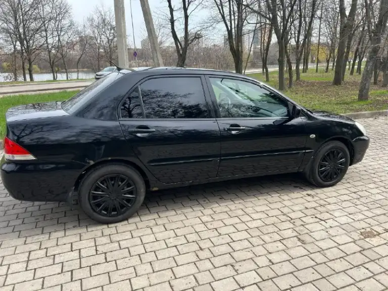 Mitsubishi lancer 1.6
Год выпуска: 2007
Двигатель: 1.6 л
Коробка передач: механика
Привод: передний
✅ Техническое состояние: нареканий нет, машина на уверенном ходу!

✅ Комплектация:
- Кондиционер
- Электростеклоподъемники
- Подогрев сидений
- Регулировка зеркал
- Центральный замок

🔹 Салон: ухоженный, 2 комплекта ключей, 2 комплекта шин (лето/зима).
🔹 Лкп: есть незначительные нюансы (рыжики).

📄 Документы: чистые, проблем нет.
🔍 Проверки: возможны за ваш счет.

💰 Цена: 430 000 руб(торг у капота)
📍 Город: донецк
📞 Контакты: +79493703484 - фотография - 2