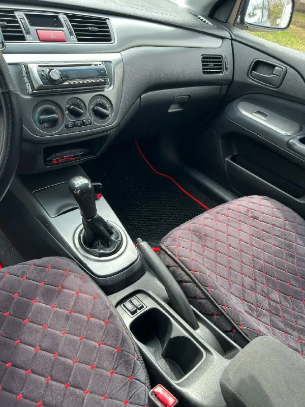 Mitsubishi lancer 1.6
Год выпуска: 2007
Двигатель: 1.6 л
Коробка передач: механика
Привод: передний
✅ Техническое состояние: нареканий нет, машина на уверенном ходу!

✅ Комплектация:
- Кондиционер
- Электростеклоподъемники
- Подогрев сидений
- Регулировка зеркал
- Центральный замок

🔹 Салон: ухоженный, 2 комплекта ключей, 2 комплекта шин (лето/зима).
🔹 Лкп: есть незначительные нюансы (рыжики).

📄 Документы: чистые, проблем нет.
🔍 Проверки: возможны за ваш счет.

💰 Цена: 430 000 руб(торг у капота)
📍 Город: донецк
📞 Контакты: +79493703484 - фотография - 4