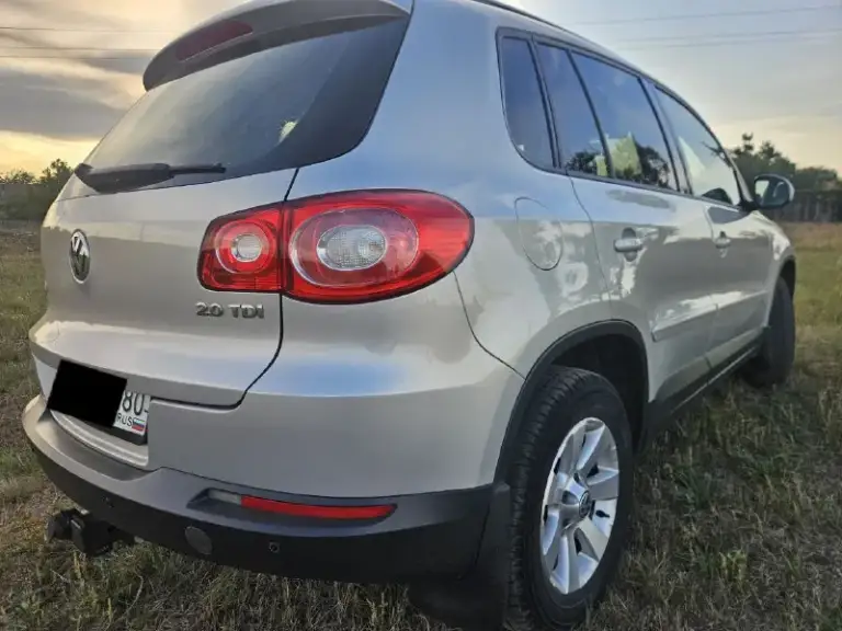 Продам фольксваген тигуан 2008 г. В. 2.0 tdi, кпп автомат aisin, полный привод, заводская вебаста, сделан чип тюннинг, 216 000 родного пробега. Автомобиль в хорошем состоянии для своих лет, двигатель работает отлично, кпп автомат аisin работает без нареканий, в родном окрасе, есть жизненные царапины и сколы, ходовая часть без нареканий. Автомобиль хозяйский, продается с полным переоформлением, зимняя резина в комплекте. Осмотр в донецке, реальному покупателю торг у капота.
Цена 1 100 000руб.
Тел. +79493395070 - фотография - 1