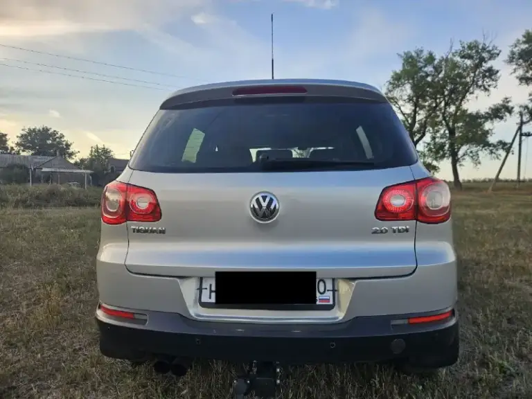 Продам фольксваген тигуан 2008 г. В. 2.0 tdi, кпп автомат aisin, полный привод, заводская вебаста, сделан чип тюннинг, 216 000 родного пробега. Автомобиль в хорошем состоянии для своих лет, двигатель работает отлично, кпп автомат аisin работает без нареканий, в родном окрасе, есть жизненные царапины и сколы, ходовая часть без нареканий. Автомобиль хозяйский, продается с полным переоформлением, зимняя резина в комплекте. Осмотр в донецке, реальному покупателю торг у капота.
Цена 1 100 000руб.
Тел. +79493395070 - фотография - 3