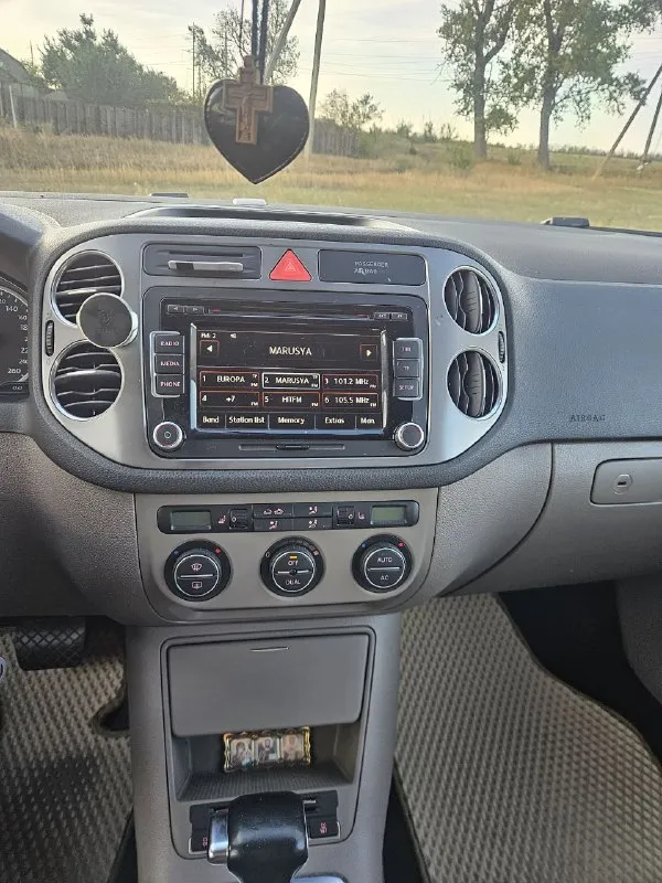Продам фольксваген тигуан 2008 г. В. 2.0 tdi, кпп автомат aisin, полный привод, заводская вебаста, сделан чип тюннинг, 216 000 родного пробега. Автомобиль в хорошем состоянии для своих лет, двигатель работает отлично, кпп автомат аisin работает без нареканий, в родном окрасе, есть жизненные царапины и сколы, ходовая часть без нареканий. Автомобиль хозяйский, продается с полным переоформлением, зимняя резина в комплекте. Осмотр в донецке, реальному покупателю торг у капота.
Цена 1 100 000руб.
Тел. +79493395070 - фотография - 8