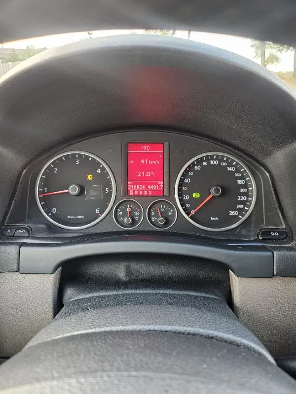 Продам фольксваген тигуан 2008 г. В. 2.0 tdi, кпп автомат aisin, полный привод, заводская вебаста, сделан чип тюннинг, 216 000 родного пробега. Автомобиль в хорошем состоянии для своих лет, двигатель работает отлично, кпп автомат аisin работает без нареканий, в родном окрасе, есть жизненные царапины и сколы, ходовая часть без нареканий. Автомобиль хозяйский, продается с полным переоформлением, зимняя резина в комплекте. Осмотр в донецке, реальному покупателю торг у капота.
Цена 1 100 000руб.
Тел. +79493395070 - фотография - 9