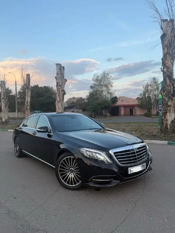 Mercedes benz - s class 222 - 2016 года выпуска, 149 км тысяч пробег,3.0 литра дизель, машина официальная, автомобиль в идеальнейшем состоянии, на твердую пятерку, не бит не крашен, машина вся в заводском окрасе на 100%, вся история обслуживания начиная с момента эксплуатации чеки и т. Д, два комплекта резины с дисками зима лето, отличная комплектация, для комфортной езды, есть абсолютно все. Я собственник, звонить для более подробной информации по номеру ниже +79495180296 цена 3.🍋850 или обмен - фотография - 1