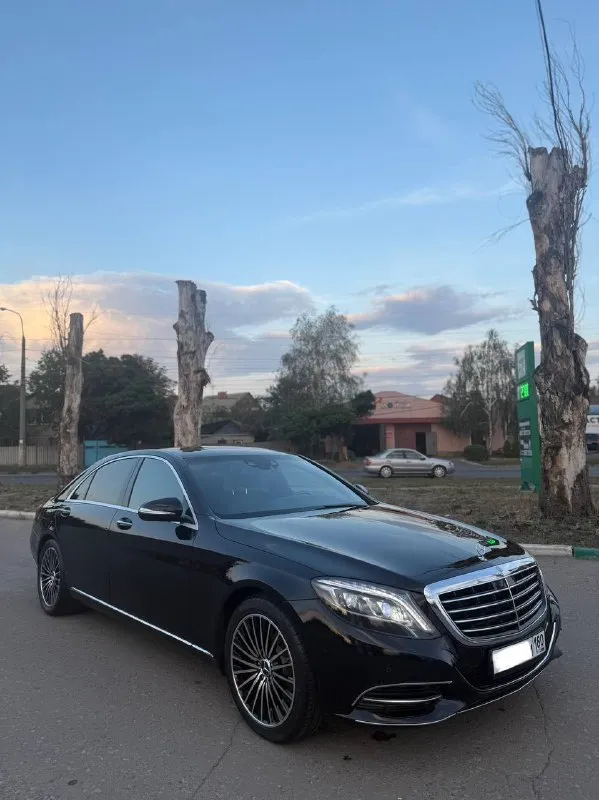 Mercedes benz - s class 222 - 2016 года выпуска, 149 км тысяч пробег,3.0 литра дизель, машина официальная, автомобиль в идеальнейшем состоянии, на твердую пятерку, не бит не крашен, машина вся в заводском окрасе на 100%, вся история обслуживания начиная с момента эксплуатации чеки и т. Д, два комплекта резины с дисками зима лето, отличная комплектация, для комфортной езды, есть абсолютно все. Я собственник, звонить для более подробной информации по номеру ниже +79495180296 цена 3.🍋850 или обмен - фотография - 10