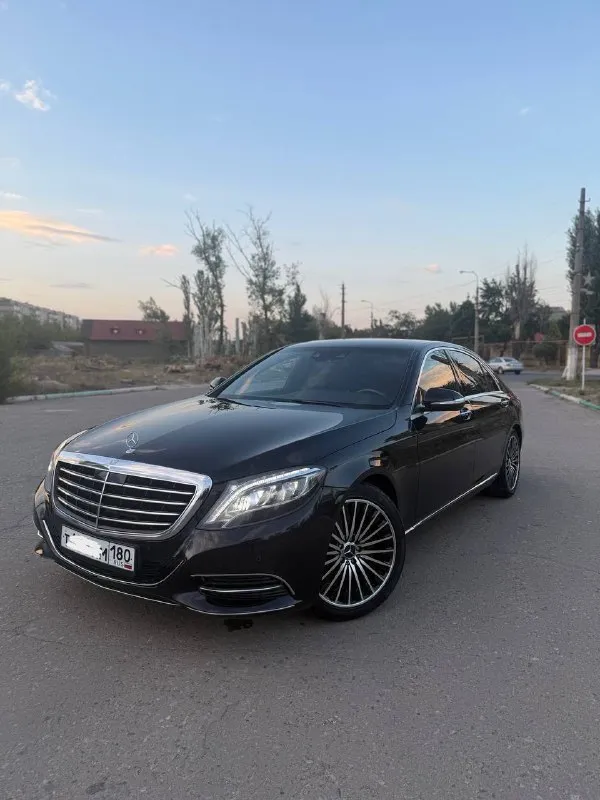 Mercedes benz - s class 222 - 2016 года выпуска, 149 км тысяч пробег,3.0 литра дизель, машина официальная, автомобиль в идеальнейшем состоянии, на твердую пятерку, не бит не крашен, машина вся в заводском окрасе на 100%, вся история обслуживания начиная с момента эксплуатации чеки и т. Д, два комплекта резины с дисками зима лето, отличная комплектация, для комфортной езды, есть абсолютно все. Я собственник, звонить для более подробной информации по номеру ниже +79495180296 цена 3.🍋850 или обмен - фотография - 2