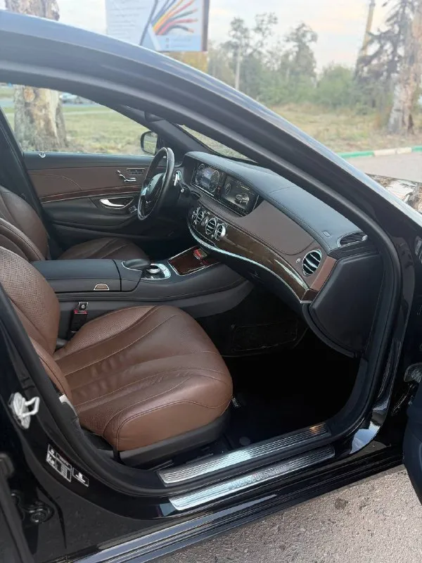Mercedes benz - s class 222 - 2016 года выпуска, 149 км тысяч пробег,3.0 литра дизель, машина официальная, автомобиль в идеальнейшем состоянии, на твердую пятерку, не бит не крашен, машина вся в заводском окрасе на 100%, вся история обслуживания начиная с момента эксплуатации чеки и т. Д, два комплекта резины с дисками зима лето, отличная комплектация, для комфортной езды, есть абсолютно все. Я собственник, звонить для более подробной информации по номеру ниже +79495180296 цена 3.🍋850 или обмен - фотография - 9
