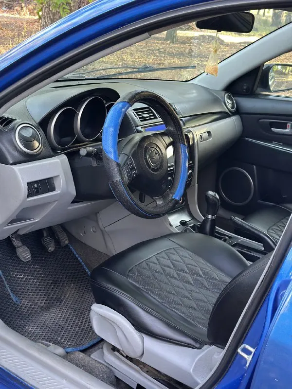 Продам mazda 3 🔥
Год выпуска:2004🔥
Пробег, км:250000 🔥
Модификация:1.6 mт 🔥
Тип двигателя:бензин🔥
Коробка передач :механика 🔥
Привод:передний🔥
Тип кузова : легковой седан🔥
Koмплeктaция: base🔥
Цвет:синий 🔥
В продаже mazda 3 (bk) по низу рынка, на полном ходу.
Двигатель в превосходном состоянии, запускается с пол оборота в любую погоду, работает ровно, не троит, не дымит, обороты не плавают. Тяга бешенная.
Кпп-работает волшебно, все передачи включатся мягко, без хрустов, ничего не выбивает.
Ходовая-мячик, дорогу держит уверенно, руль никуда не убигает, едет ровно, не стучит, не бьет. Единственное что нужно, это купить скобу на задний левый суппорт, если успею заменю (цена вопроса 50руб).
Салон в хорошем состоянии для своих лет и цены автомобиля. Есть пару моментов, но не критично.
По кузову видно на фото, кому нужно видео, предоставлю по запросу. Авто зашумлено, так как раньше стояла хорошая музыка.
Цена:349.999 тысяч
Возможен пригон по договоренности.
Возможен обмен.
Номер для связи:+79495752024 - фотография - 9